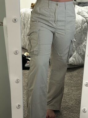 Bershka Women’s Adjustable Cargo Pants in Light Beige